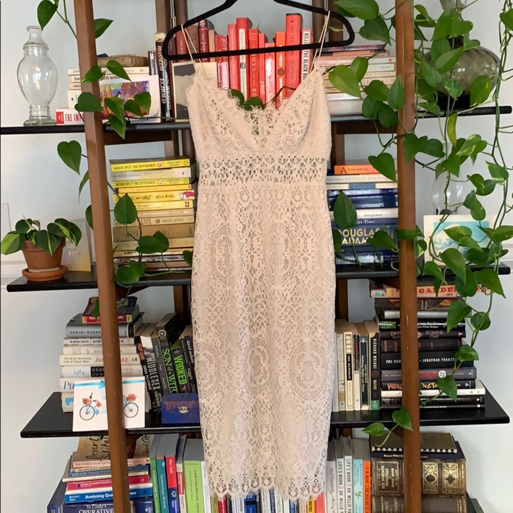 NWT: ASOS lace body con dress